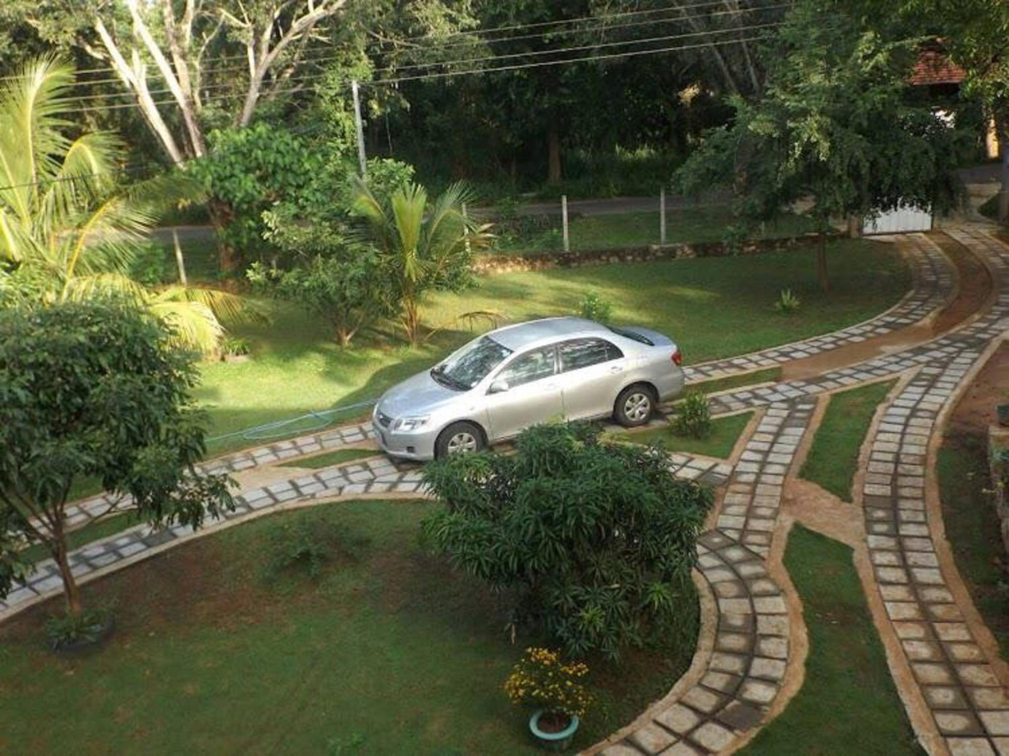 Iduwara Guest Privatunterkunft *