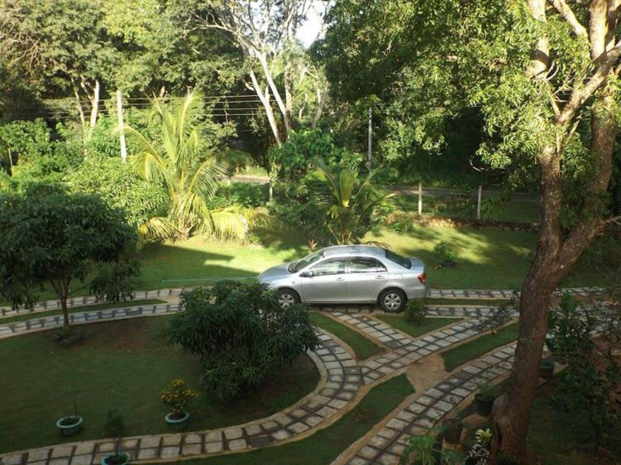 Privatunterkunft Iduwara Guest *