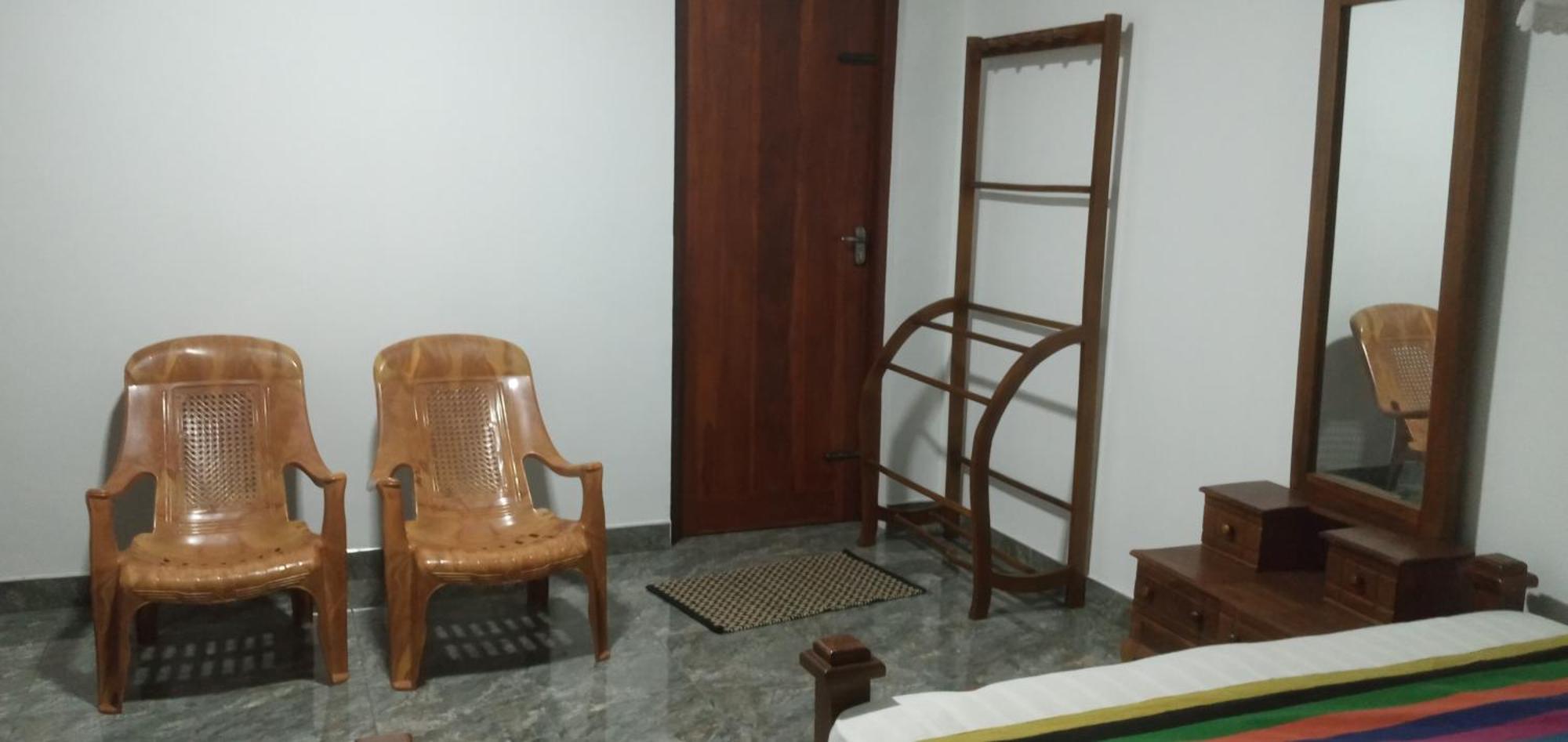 Privatunterkunft Iduwara Guest